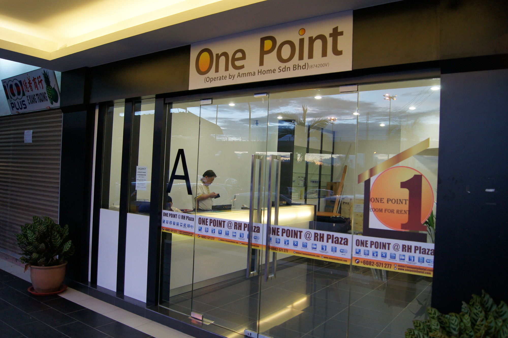 One Point Hotel Kuching Exteriér fotografie